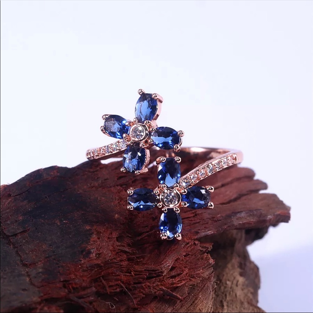 New Women’s Rose Gold Sapphire Ring